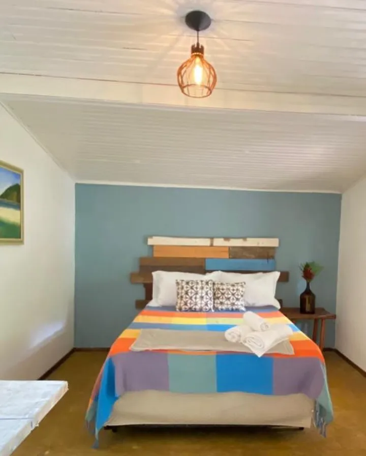 Cama de casal da suíte Xaréu